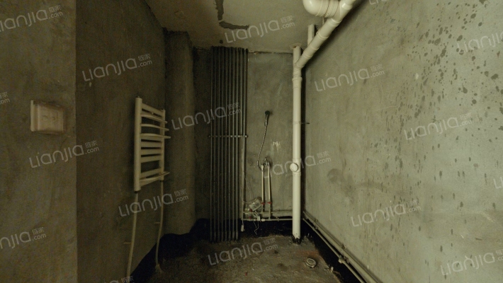 德信公园南侧 板楼大社区 南北通透大三居-卫生间B