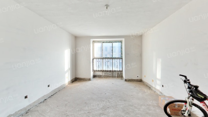 德信公园南侧 板楼大社区 南北通透大三居-客厅