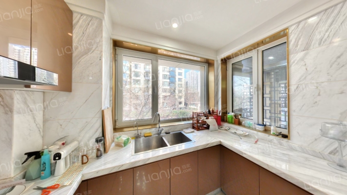 德信御府精装修南北通透的三居室-厨房