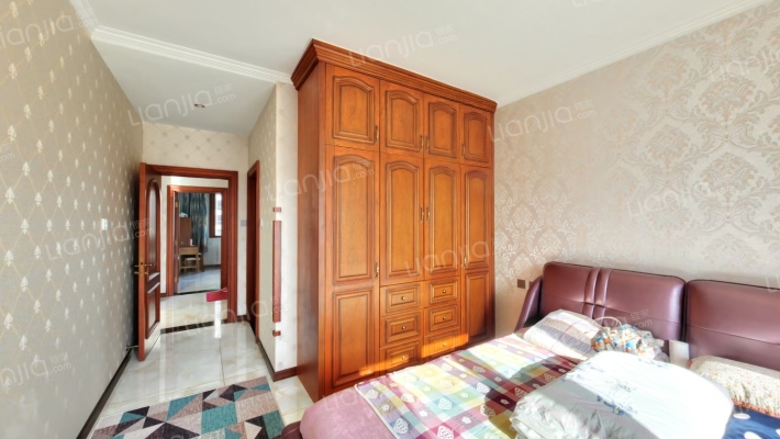 医院旁  品质社区，全天采光 精装三居室-卧室A