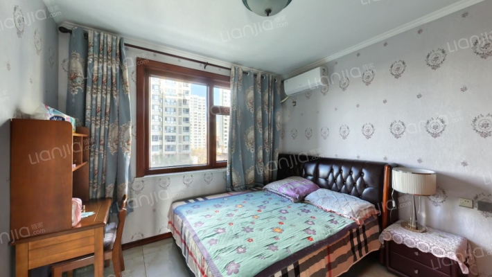 医院旁  品质社区，全天采光 精装三居室-卧室B