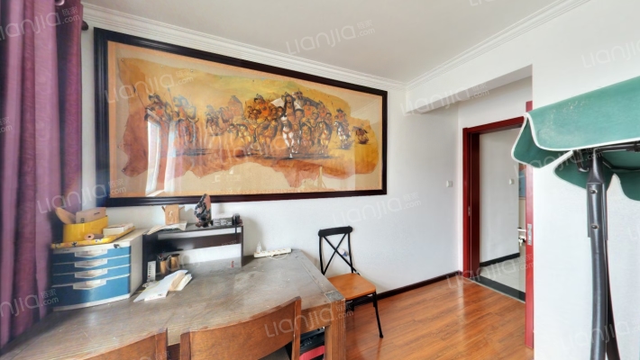 钢混结构，板楼，中间楼层，有电梯，南北通透-卧室C