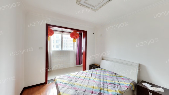 钢混结构，板楼，中间楼层，有电梯，南北通透-卧室B