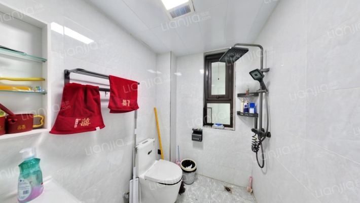 天伦湾嘉园 带装修2居 明厨明卫 集中供暖-卫生间