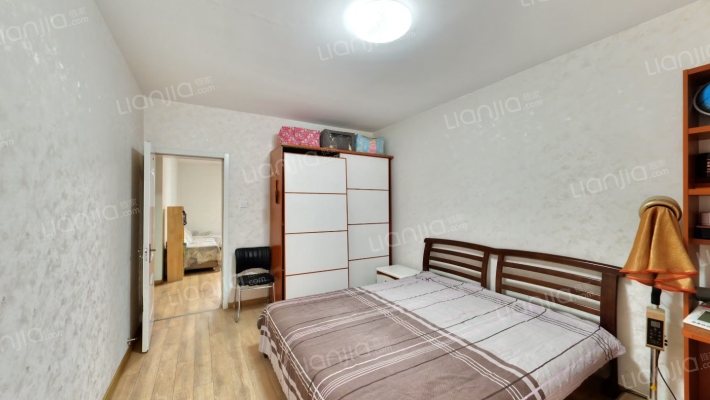 出售 名流五期南北通透三居 精装自住 满五-卧室A