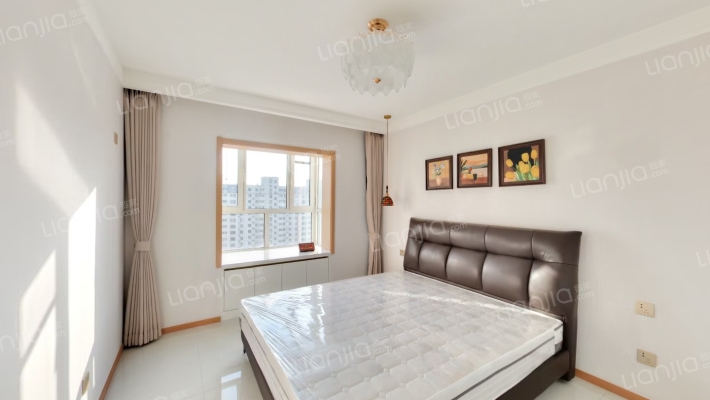 南向两居改三居精装修 拎包入住，楼层好，采光好-卧室A