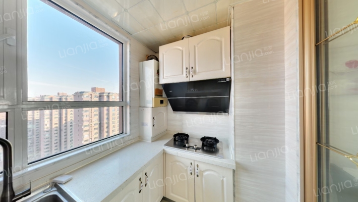 人车分流小区环境绿化面积大，生活配套齐全-厨房