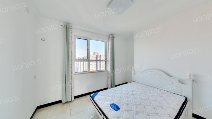 人车分流小区环境绿化面积大，生活配套齐全-卧室B