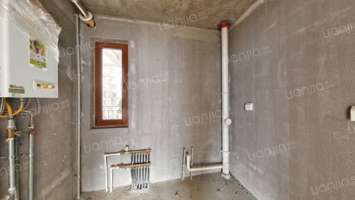 此房是 总高7层的洋房，南北通透，视野优美，采光充足-厨房