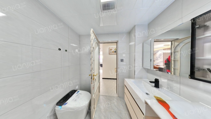 高铁新干线 2室1厅 南-卫生间