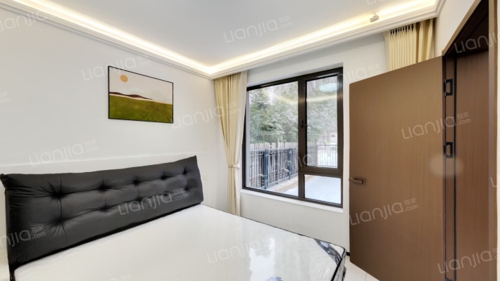 高铁新干线 3室1厅 南-卧室C