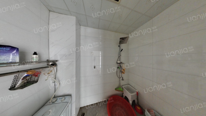 一层带花园 采光好 户型方正 房本满五年-卫生间