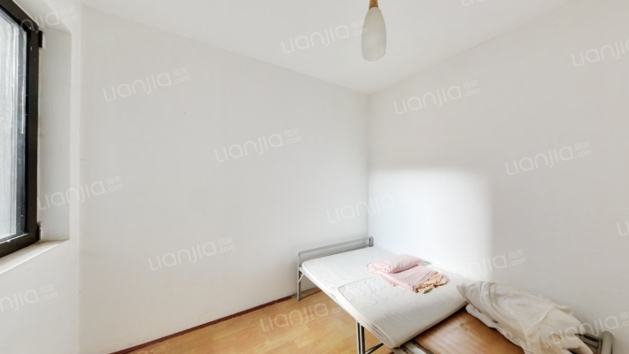 一层带花园 采光好 户型方正 房本满五年-卧室A