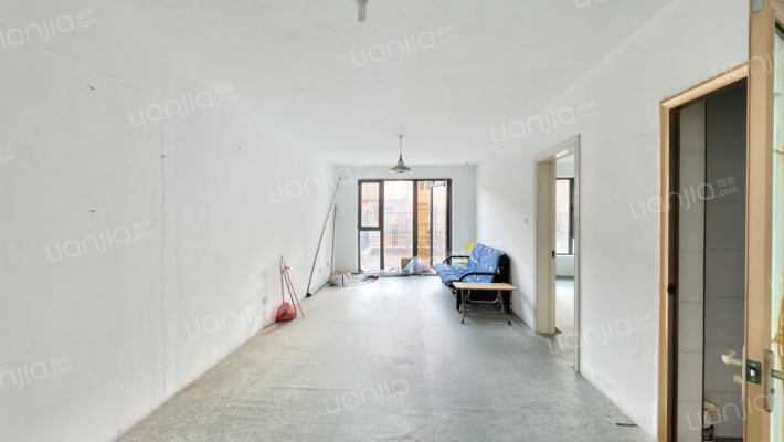 一层带花园 采光好 户型方正 房本满五年-客厅