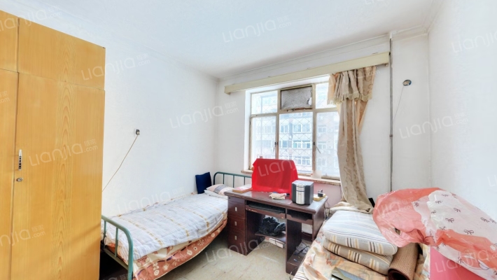 范阳路矿山局中间好楼层，南北通透大两居-卧室B