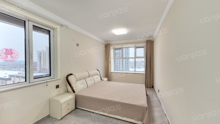 精装修全南两居  中间楼层   前排无遮挡-卧室A