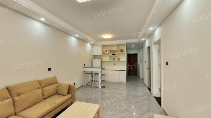 精装修全南两居  中间楼层   前排无遮挡-客厅