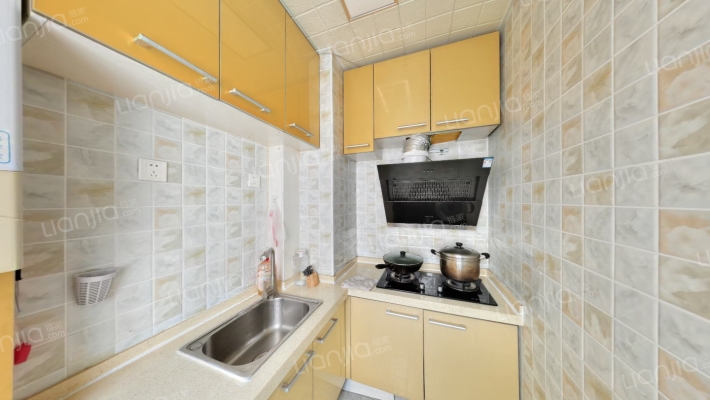 房本在手 电梯房 采光充足 视野好 有地下室 出行方便-厨房