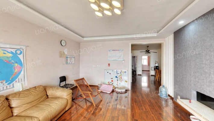 开发区范阳路华泰豪庭一梯两户电梯洋房三居诚意出售-客厅