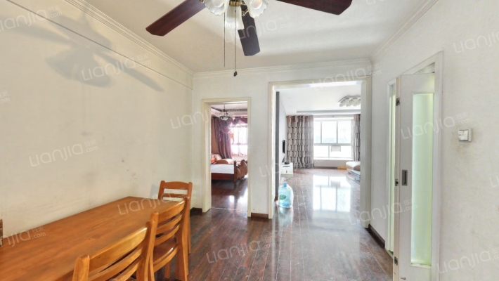 开发区范阳路华泰豪庭一梯两户电梯洋房三居诚意出售-餐厅