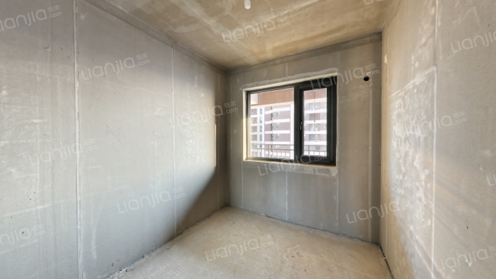 花田路 集中供暖 第四代住宅 南北通透三居双卫-卧室B