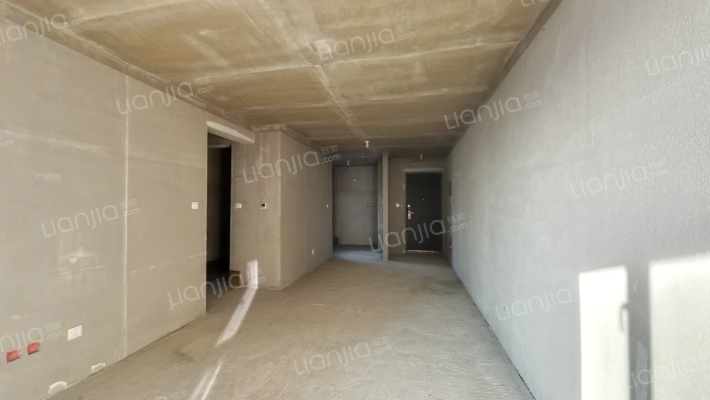 花田路 集中供暖 第四代住宅 南北通透三居双卫-客厅