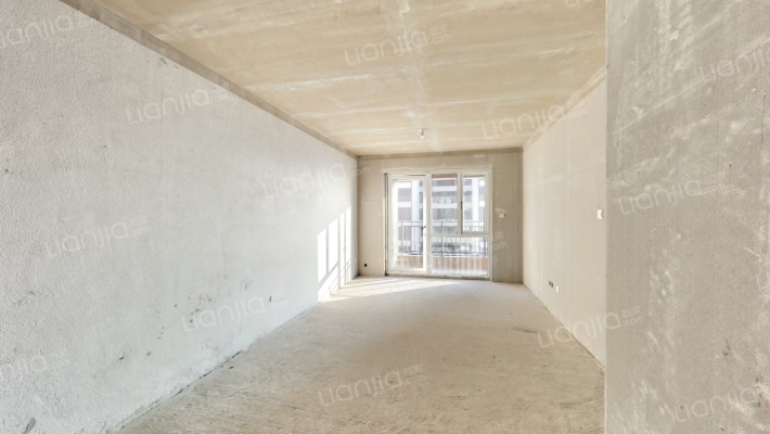 花田路 集中供暖 第四代住宅 南北通透三居双卫-客厅