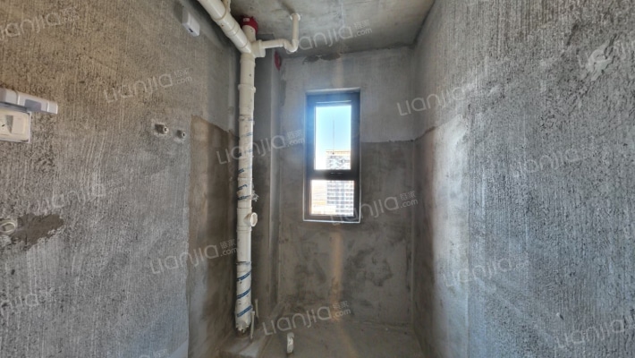 花田路 集中供暖 第四代住宅 南北通透三居双卫-卫生间B