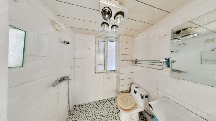 范阳中路好位置 公园对过电梯房 纯南向两居出售-卫生间