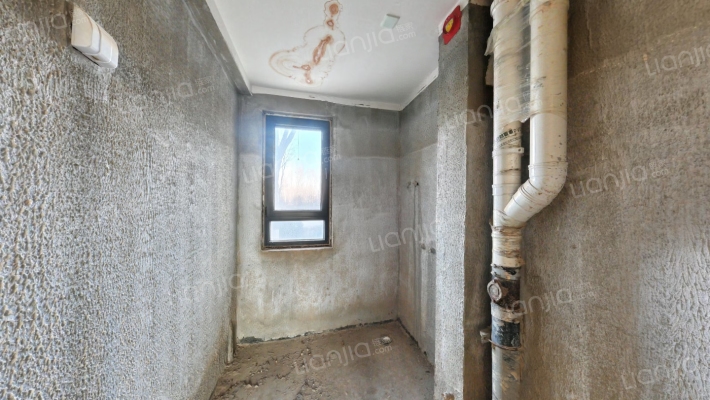 中冶一期，集中供暖，南北通透三居室，中低楼层-卫生间A