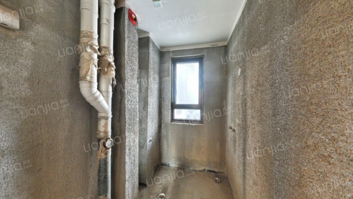 中冶一期，集中供暖，南北通透三居室，中低楼层-卫生间B