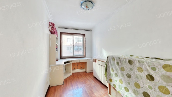 临双语近东兴南街  大社区 集中供暖 南北通透三居出售-卧室B