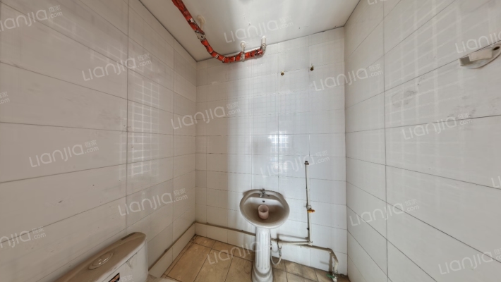 华阳路  三居两卫 采光好通风好 双塔片 户型方正-卫生间B