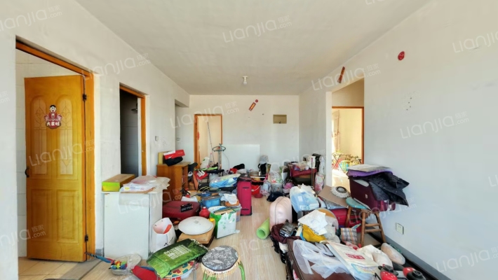 华阳路  三居两卫 采光好通风好 双塔片 户型方正-客厅