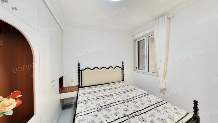 此房采光好，主卧次卧客厅均有阳台，德行公园边上-卧室A