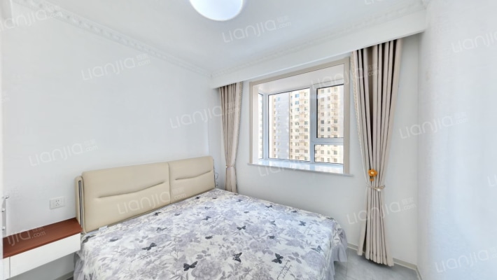 此房采光好，主卧次卧客厅均有阳台，德行公园边上-卧室B