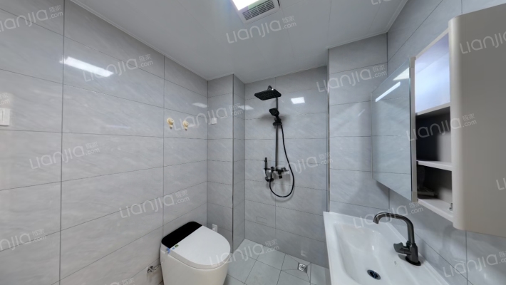 此房采光好，主卧次卧客厅均有阳台，德行公园边上-卫生间