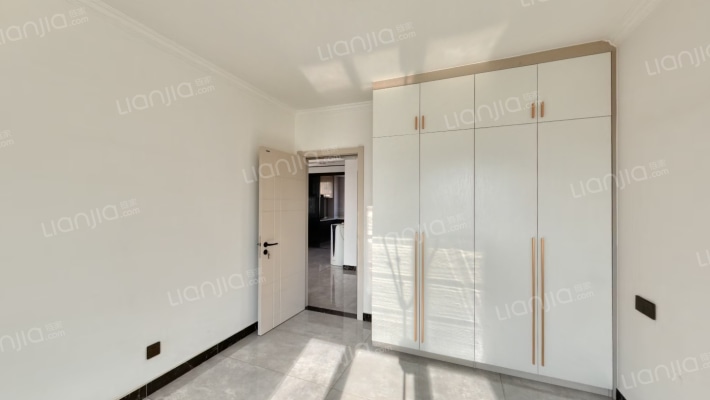 天伦湾嘉园 3室2厅 南 北-卧室A