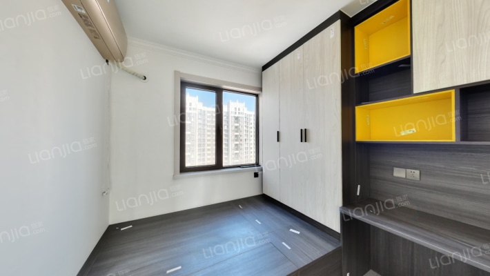 天伦湾嘉园 3室2厅 南 北-卧室B