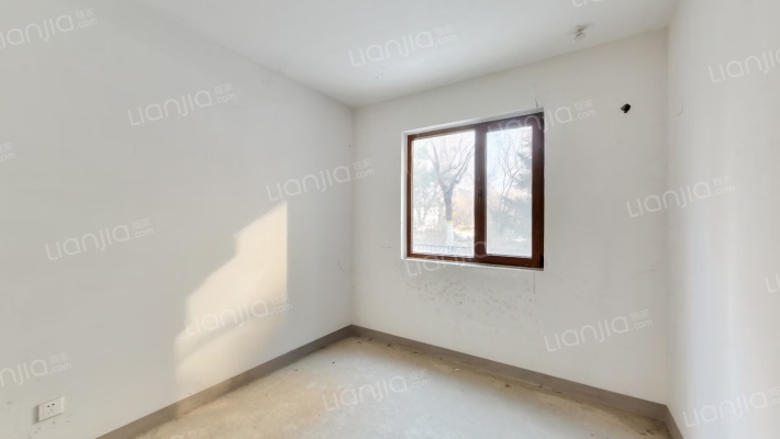 高铁新干线 3室1厅 南 北-卧室A