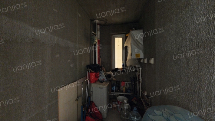 低楼层 无遮挡 毛坯 满五 东户 出入小区方便-厨房