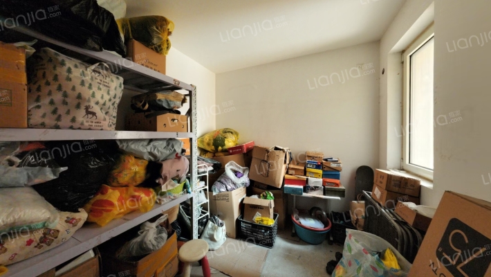 低楼层 无遮挡 毛坯 满五 东户 出入小区方便-卧室A