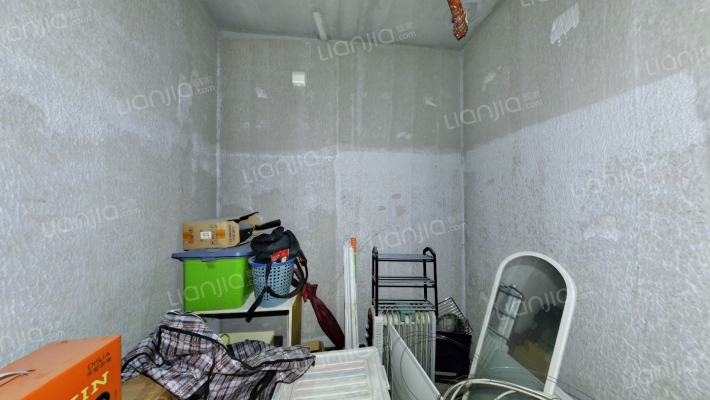 低楼层 无遮挡 毛坯 满五 东户 出入小区方便-卫生间