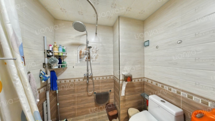 香邑溪谷南向两居，无遮挡，小区南侧位置-卫生间