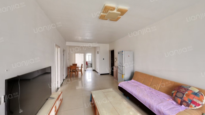 凯旋门 中高楼层 大三居 南北通透-客厅