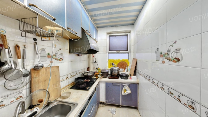 发发商城东西通透大三居，本满五年，-厨房