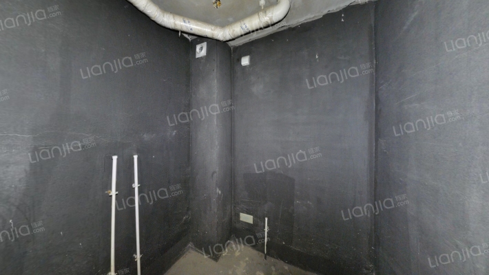 翡翠滨江 两居室 房本满二 中间楼层 看房有钥匙-卫生间