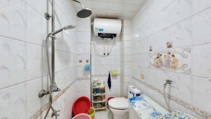 南北户型，中间好楼层，房本满五唯一，园林社区-卫生间