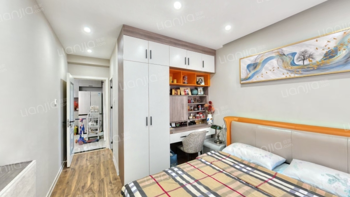 采光好。楼层好，小区环境优美。-卧室A