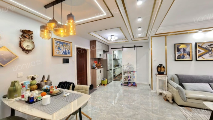 采光好。楼层好，小区环境优美。-客厅